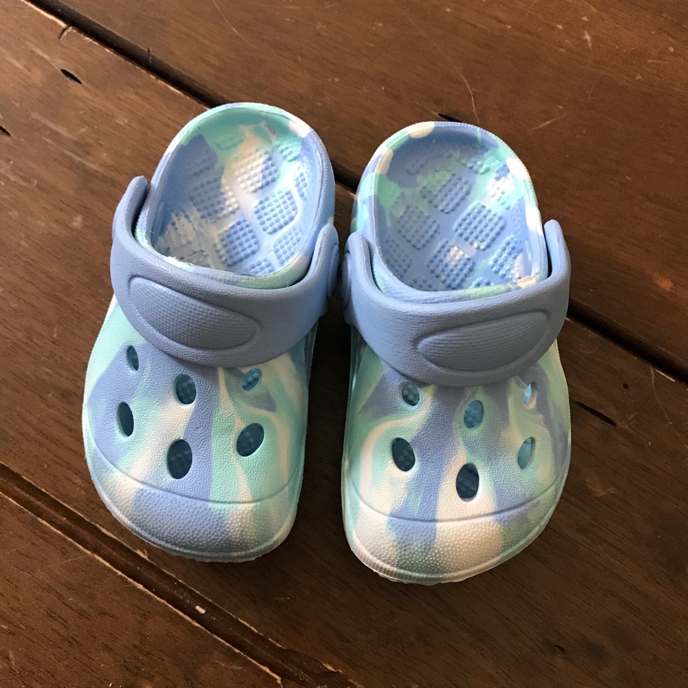 Baby crocs